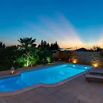 Anita With Private Pool, Gym, 6 Bedrooms, Sea View וילה *