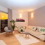 Anita With Private Pool, Gym, 6 Bedrooms, Sea View Kučine
