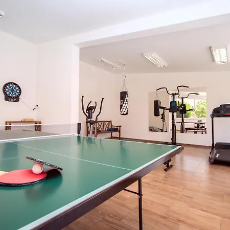 Anita With Private Pool, Gym, 6 Bedrooms, Sea View