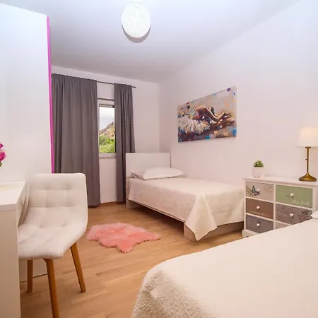 Anita With Private Pool, Gym, 6 Bedrooms, Sea View Villa *