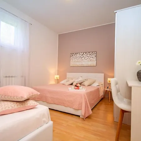 Anita With Private Pool, Gym, 6 Bedrooms, Sea View * Kučine