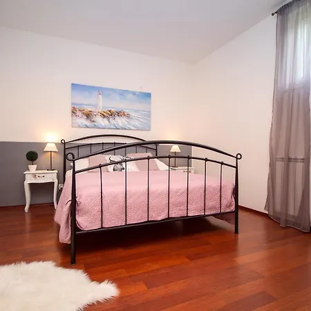 Anita With Private Pool, Gym, 6 Bedrooms, Sea View