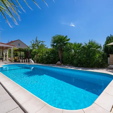 Villa Anita With Private Pool, Gym, 6 Bedrooms, Sea View Kučine