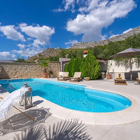 Anita With Private Pool, Gym, 6 Bedrooms, Sea View * Kučine